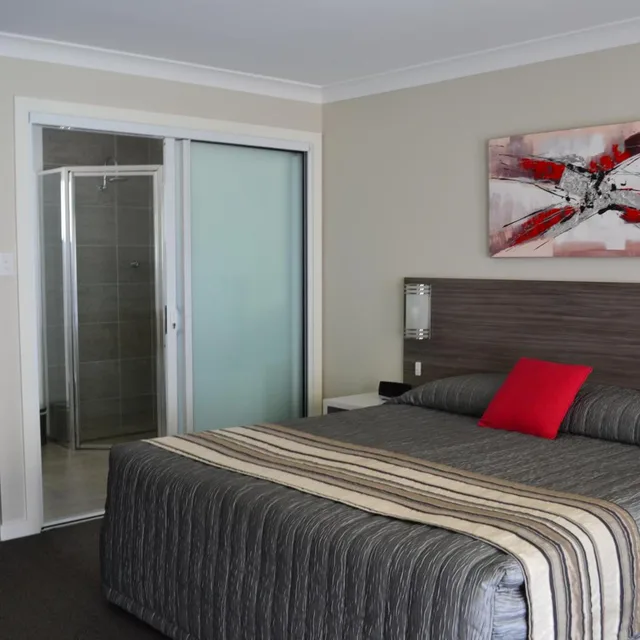 غرفة سوبيريور بسرير كينج، Cattlemans Country Motor Inn & Serviced Apartments 2/10