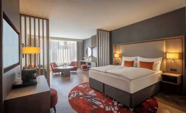 جناح تنفيذي بسرير كينج، Clayton Hotel Dusseldorf City Centre 1/8