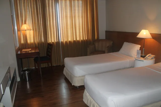 غرفة سوبيريور بسريرين منفصلين، Pearl Manila 1/5