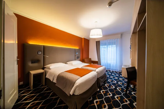 غرفة بسرير مزدوج أو سريرين منفصلين مع سرير إضافي، Eden Hotel 3/6