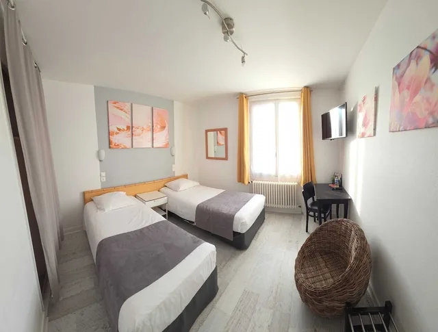 غرفة كلاسيكية بسريرين منفصلين، HOTEL LE BOURGOGNE 2/5