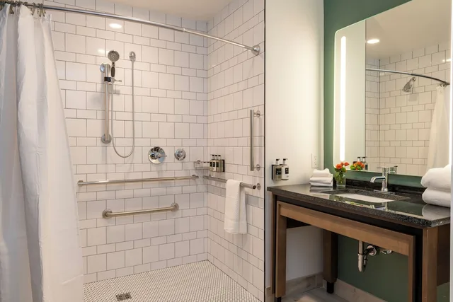 Room, 2 Queen Beds, Lake Side, Accessible, Hotel Canandaigua, Tapestry Collection by Hilton 7/7
