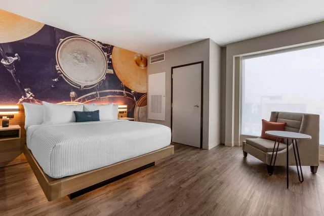 جناح بسرير كينج لذوي الإعاقة، Cambria Hotel Austin Airport 1/1