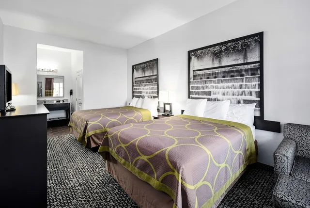 غرفة بسريرين كوين لذوي الإعاقة، Super 8 by Wyndham Carthage TX 3/6