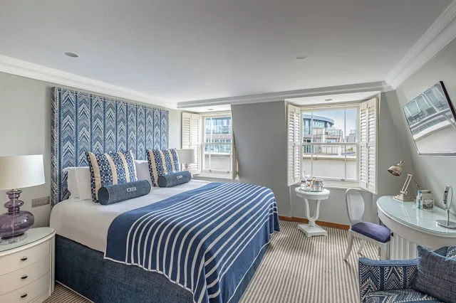 Inland, Double Bed, The Christchurch Harbour 3/10