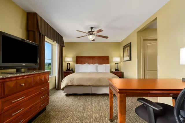 استوديو بسرير كينج مع أريكة لذوي الإعاقة، Homewood Suites By Hilton Fort Smith 1/5