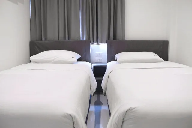 غرفة قياسية بسريرين منفصلين للمدخنين، My Hotel Pratunam 1/3