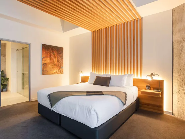 Deluxe, Double Bed, Peppers Silo Launceston 9/10