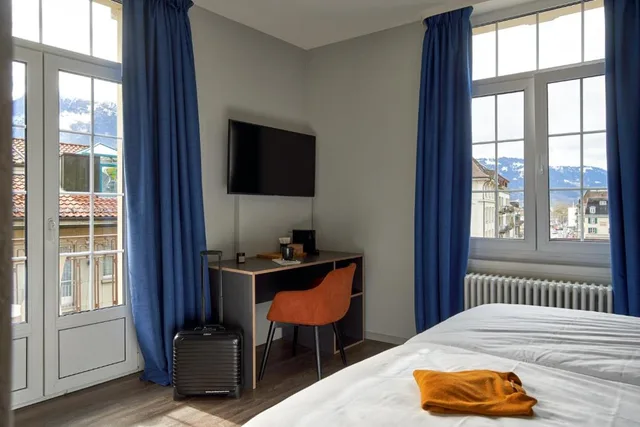 غرفة سوبيريور بسرير مزدوج، THE HEY HOTEL INTERLAKEN 1/2