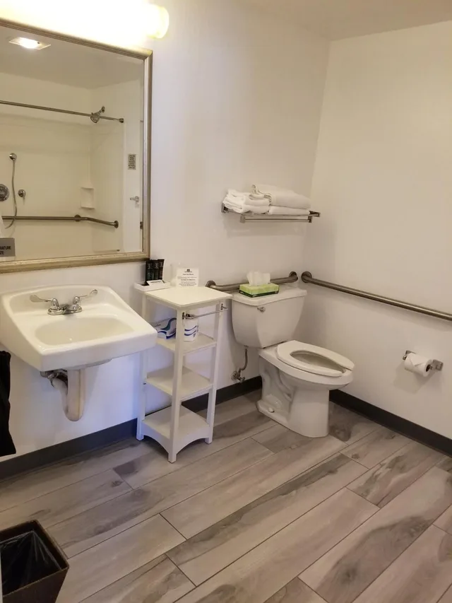 غرفة بسرير كينج لذوي الإعاقة، Wharf Inn 6/7