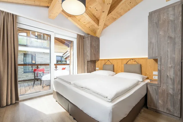 3 Bedrooms, Penthouse, 3 King Beds, Sofa, Sauna، Avenida Panorama Suites Kaprun 2/10