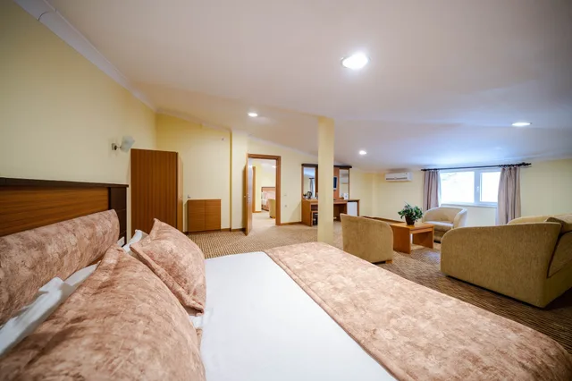 غرفة متصلة عائلية بسريرين منفصلين مع أريكة، Ridos Thermal Hotel and Spa 1/1