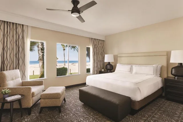 Presidential, Suite, King Bed, 2 Queen Beds, Ocean Front، Zachari Dunes on Mandalay Beach, Curio Collection by Hilton 5/8