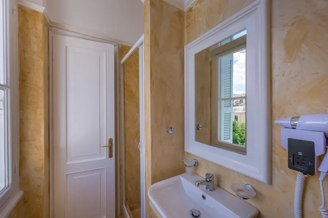 غرفة سوبيريور بسرير مزدوج بإطلالة على المتنزه بشرفة، Palladian Home 7/8