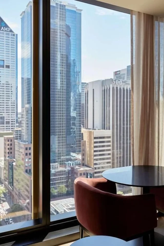 2 Bedrooms, Skyline, Connecting, 2 King Beds، Quincy Hotel Melbourne 9/9