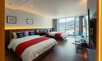Superior, Family, Twin Beds, Partial Ocean View, Yeosu Venezia Hotel & Suites 1/1