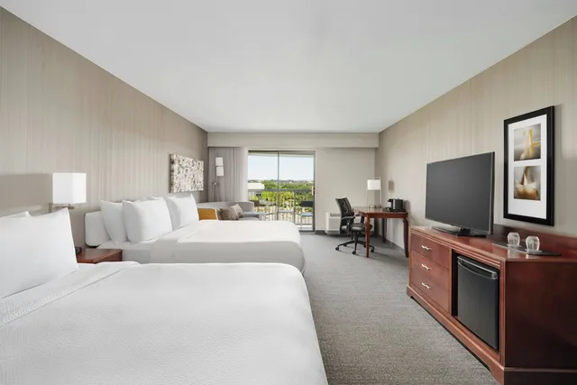 استوديو بسريرين كينج بشرفة مع أريكة في طابق مرتفع، Courtyard by Marriott Roseville Galleria Mall/Creekside Ridge Drive 2/7