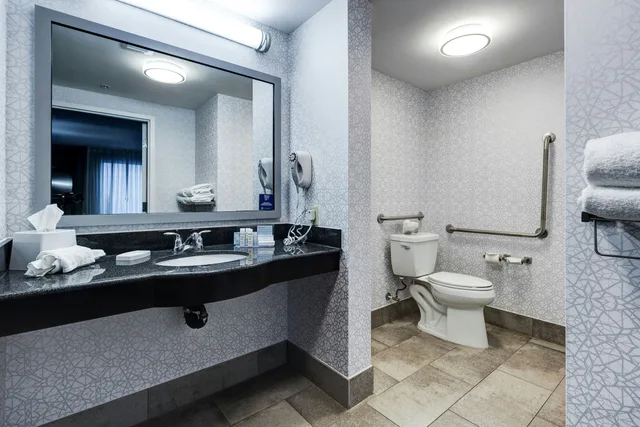 استوديو بسريرين كوين لذوي الإعاقة، Hampton Inn Suites By Hilton Brantford 5/5