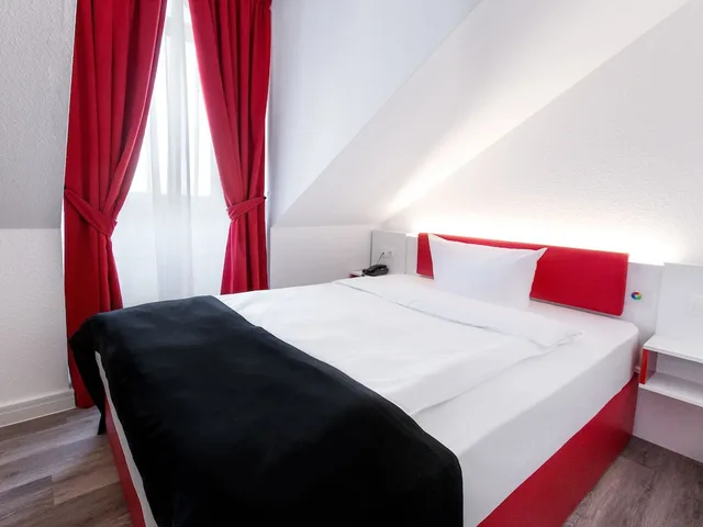 غرفة قياسية مفردة بسرير فردي، DORMERO Hotel München-Kirchheim Messe 1/2