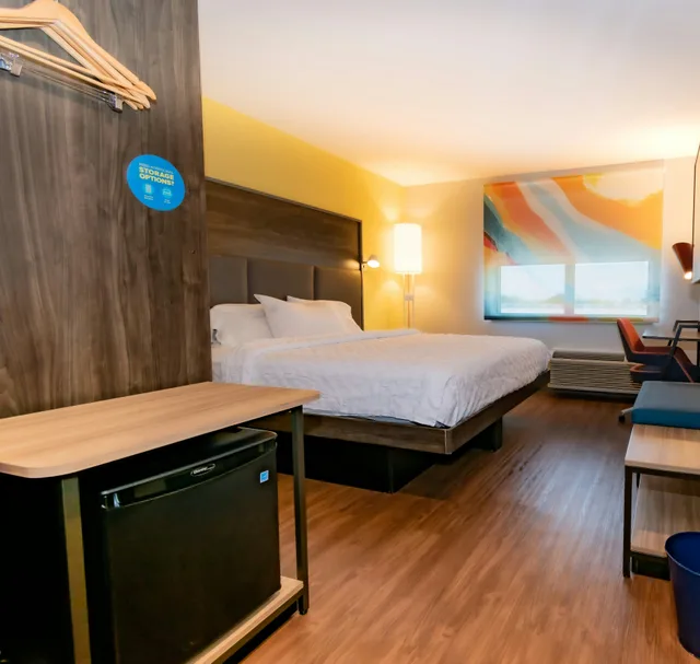 غرفة بسرير كينج، Tru by Hilton Florida City 1/5