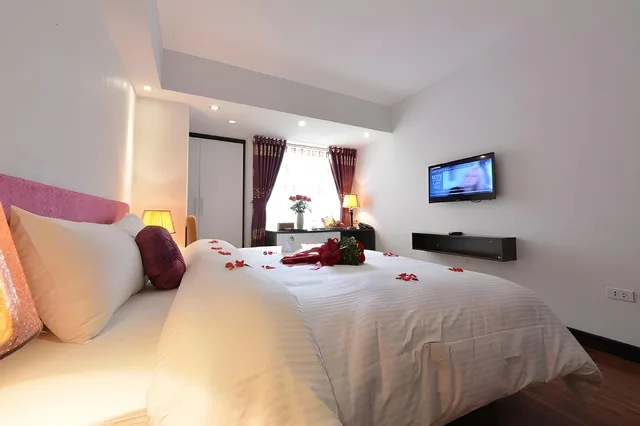 غرفة ديلوكس بسرير مزدوج، Hanoi La Palm Premier Hotel & Spa 1/2