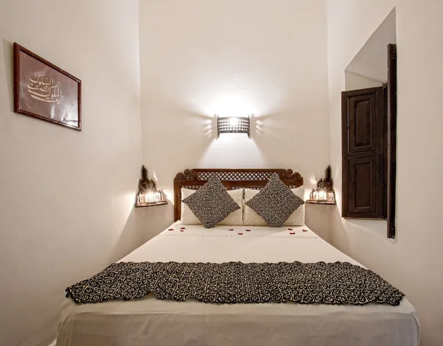 جناح تنفيذي بسرير كوين مع أريكة، Riad Al Jana 2/2