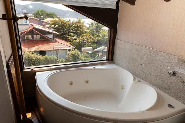 جناح بريميوم بسرير كينج بإطلالة على البحر بحوض جاكوزي، Hospedaria Refúgio Das Galés 8/10