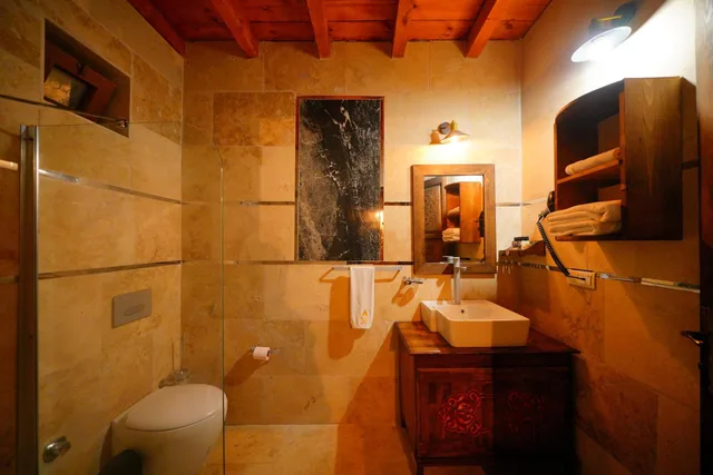جناح بسرير كوين بجاكوزي، Nar Cave House & Swimming Pool 4/6