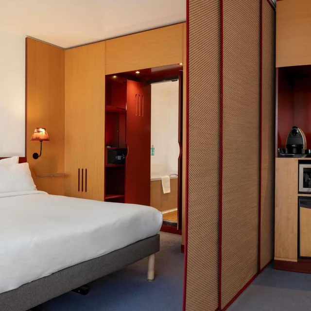 جناح سوبيريور بسرير كوين بشرفة، Novotel Suites Marseille Centre Euromed 3/8