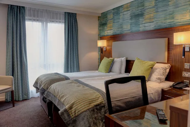 غرفة بسرير كينج لذوي الإعاقة، Dundee Invercarse Hotel, BW Signature Collection 1/3