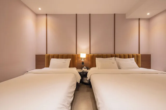 Vip, Twin Beds, 1 Double and 1 Single Bed، Special W Motel 1/10