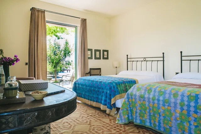غرفة بسرير كينج بشرفة، La Foresteria Planeta Estate 6/9