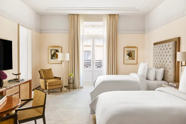 غرفة غراند بريميير بسرير كينج، Four Seasons Hotel Madrid 1/6