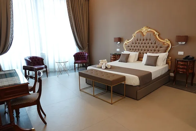 جناح جونيور بسرير كوين، Art Resort Galleria Umberto. 4/7