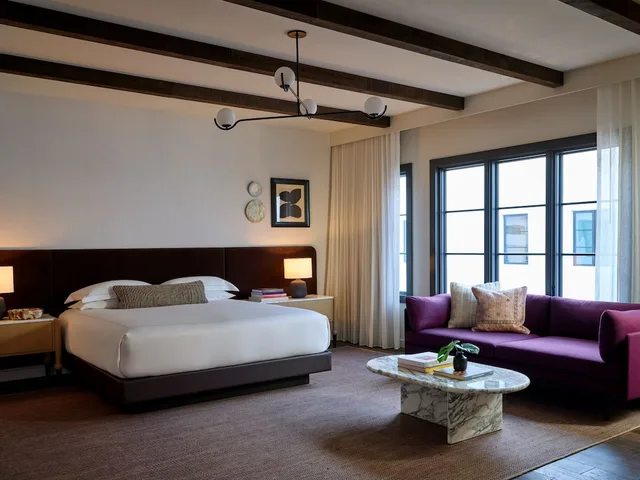 1 Bedroom, Suite, King Bed, Bay View, Accessible، Kimpton Mirador Pacific Grove Monterey by IHG 2/10