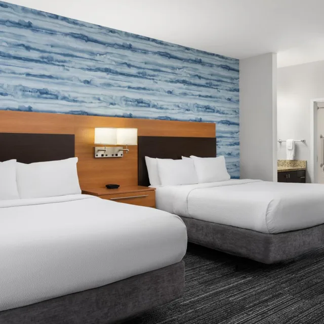 استوديو بسرير كوين، Towneplace Suites Champaign Urbana Campustown 1/7