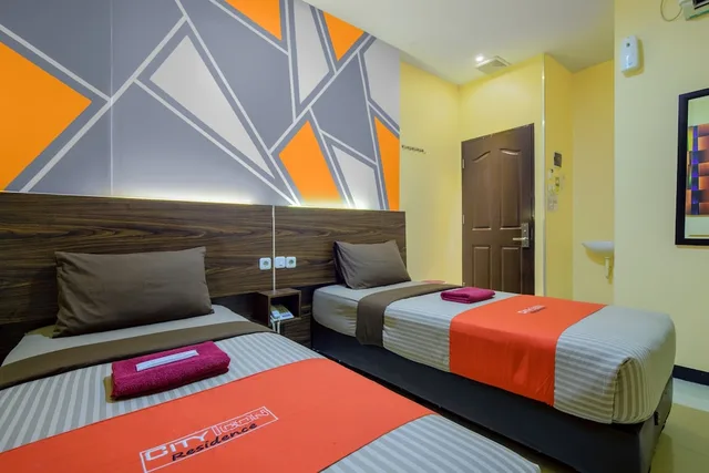 Deluxe, Queen Bed, City Icon 3/6