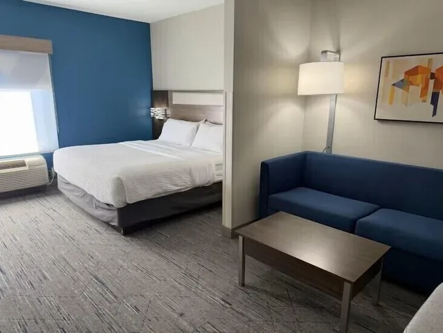 جناح بسرير كينج لذوي الإعاقة، Holiday Inn Express Hotel And Suites Topeka North 1/1