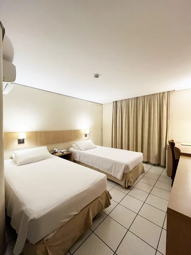 غرفة سوبيريور فاخرة بسريرين منفصلين بإطلالة على البحر بإطلالة جزئية على البحر، Hotel Diogo 1/2