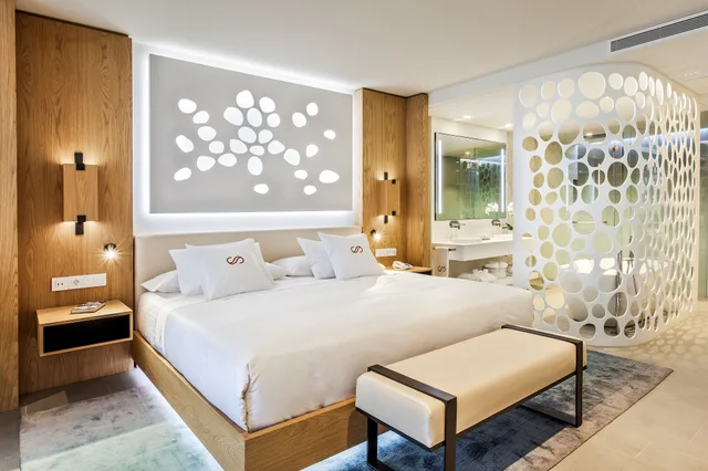 Junior Suite, King Bed, Sea Front, Panoramic View، Royal Hideaway Corales Beach, part of Barcelo Hotel Group - Adults Only 1/3