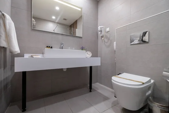 غرفة قياسية ثلاثية، Berr Hotel 5/6