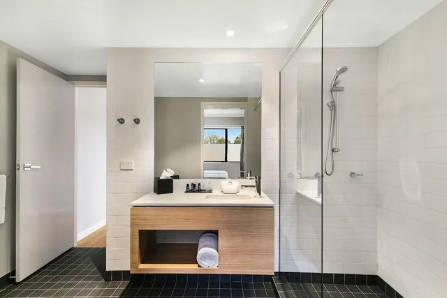 2 Bedrooms, Apartment, King and Twin Beds, Potters Boutique Hotel 6/6