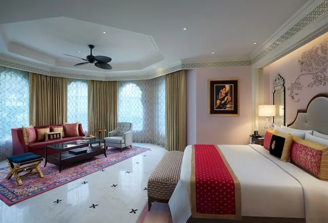 Palace, Suite, King Bed، The Leela Palace Jaipur 3/7