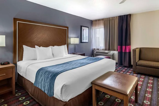 جناح بسرير كينج، Comfort Inn Tulsa Midtown 1/2
