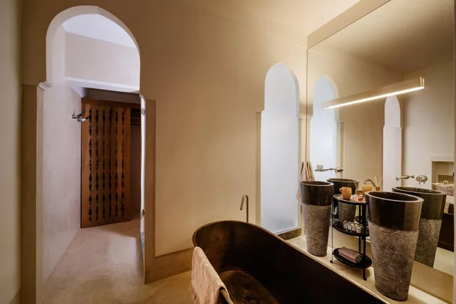 جناح جونيور بشرفة بحوض جاكوزي، Riad 72 2/2