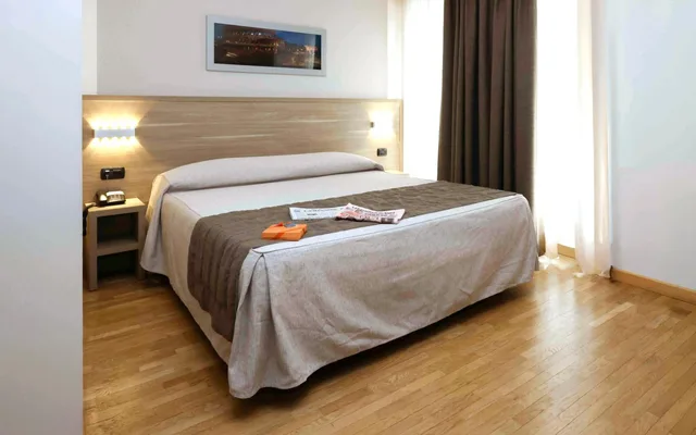 غرفة مفردة بسرير مزدوج، Dama Hotel 1/8