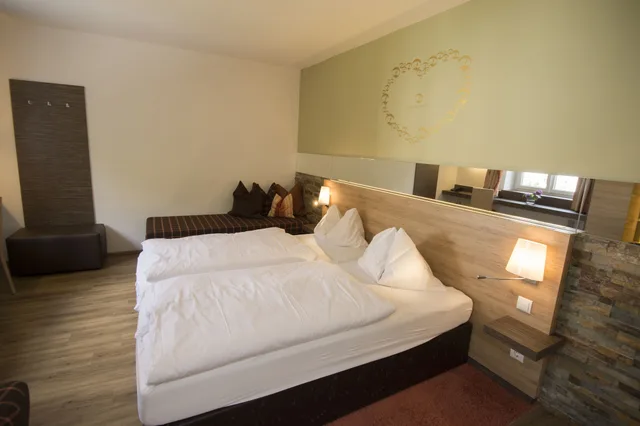 غرفة قياسية ثلاثية بسرير مزدوج مع أريكة، Hotel Dollinger 3/4