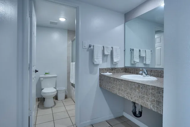 غرفة قياسية بسرير كينج، Motel6 Selma, CA 9/10