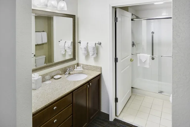 استوديو بسرير كينج مع أريكة، Residence Inn by Marriott Milford 2/3