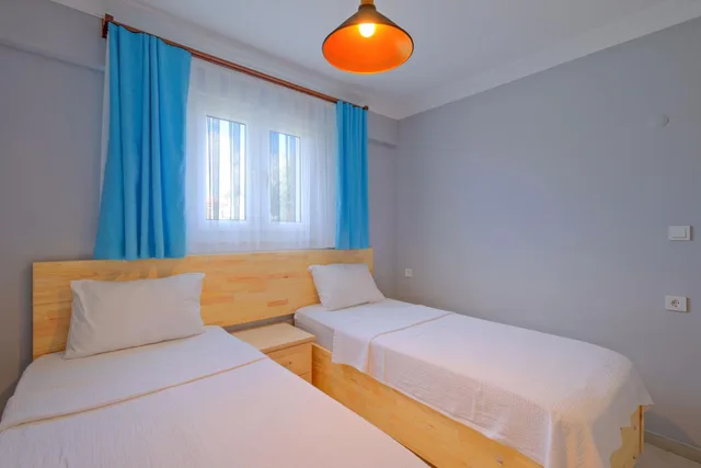 2 Bedrooms, Basement, Apartment, No Balcony, Gold Lion Hotel 1/4